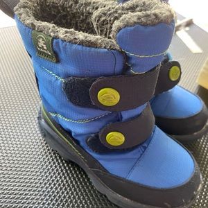Kamik Snowboots size 10 toddler